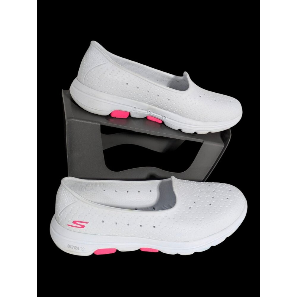 Women's US 7 Skechers Cali Gear Go Walk 5 Loafers White Foam Footbed Breathable
